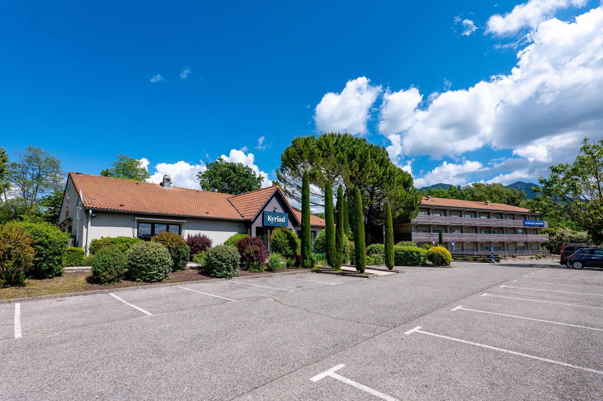 Kyriad Digne-Les-Bains Hotel Exterior photo