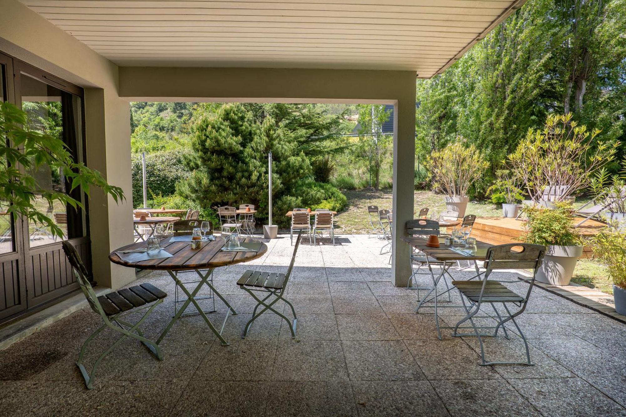 Kyriad Digne-Les-Bains Hotel Exterior photo