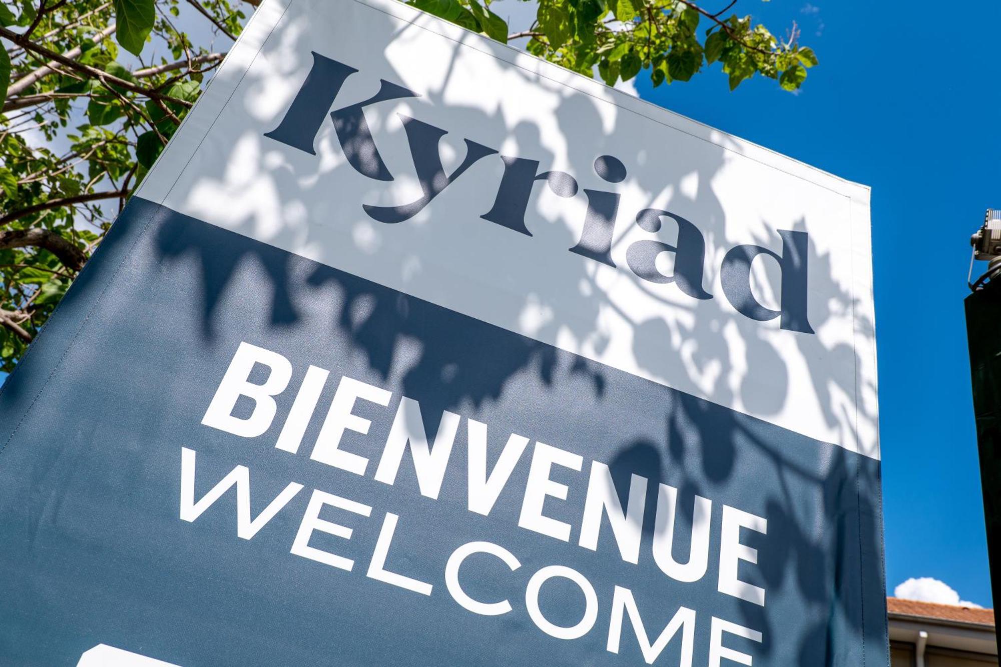 Kyriad Digne-Les-Bains Hotel Exterior photo