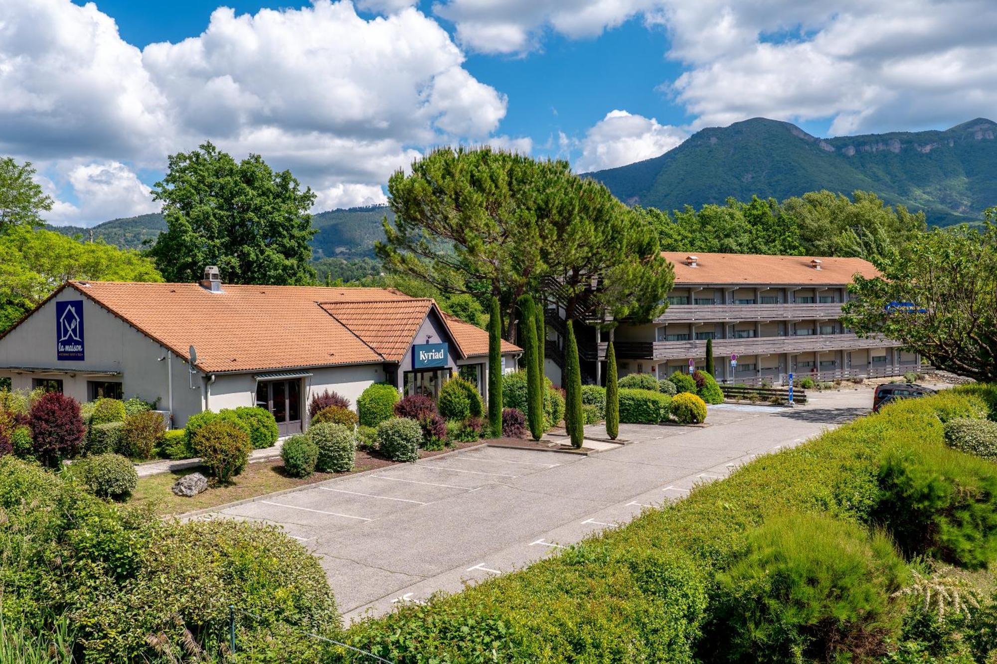 Kyriad Digne-Les-Bains Hotel Exterior photo