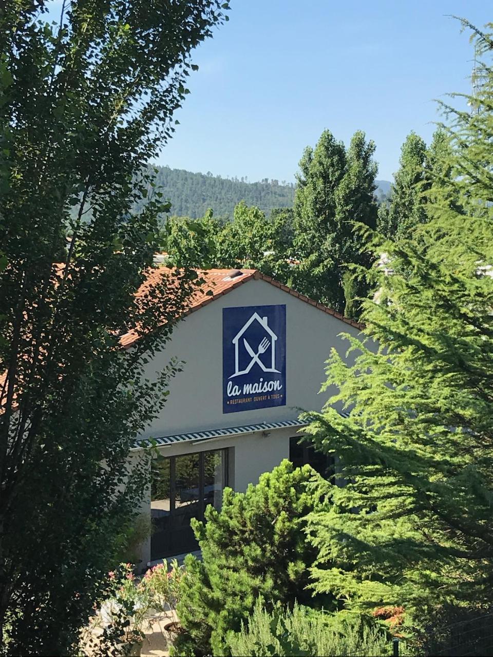 Kyriad Digne-Les-Bains Hotel Exterior photo